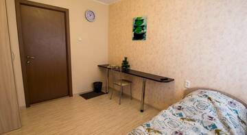 Фото номера Одноместный номер с общим душем и туалетом Гостевой дом Perina Inn г. Ижевск 4
