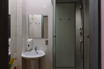 Фото номера Номер стандарт с 1 двуспальной кроватью Хостел HDhostel г. Ижевск 3